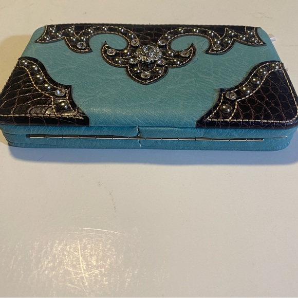 Heritage West clutch, will fit most cell phones out of case, faux leather NWOT - Picture 3 of 14